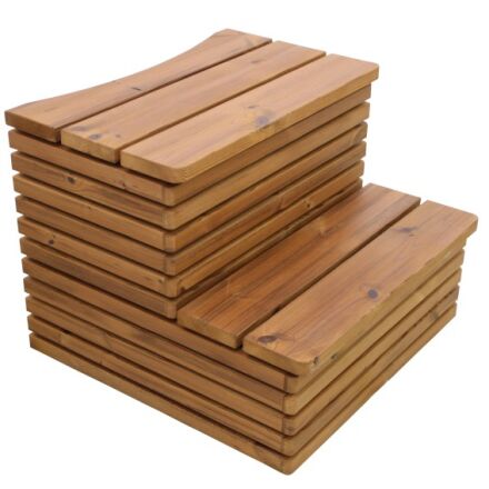 Delux Treppe aus Thermoholz